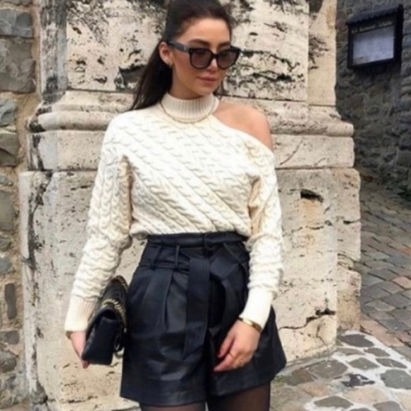 Zara cut out shoulder sweater beige ecru Nwt small - Picture 4 of 4